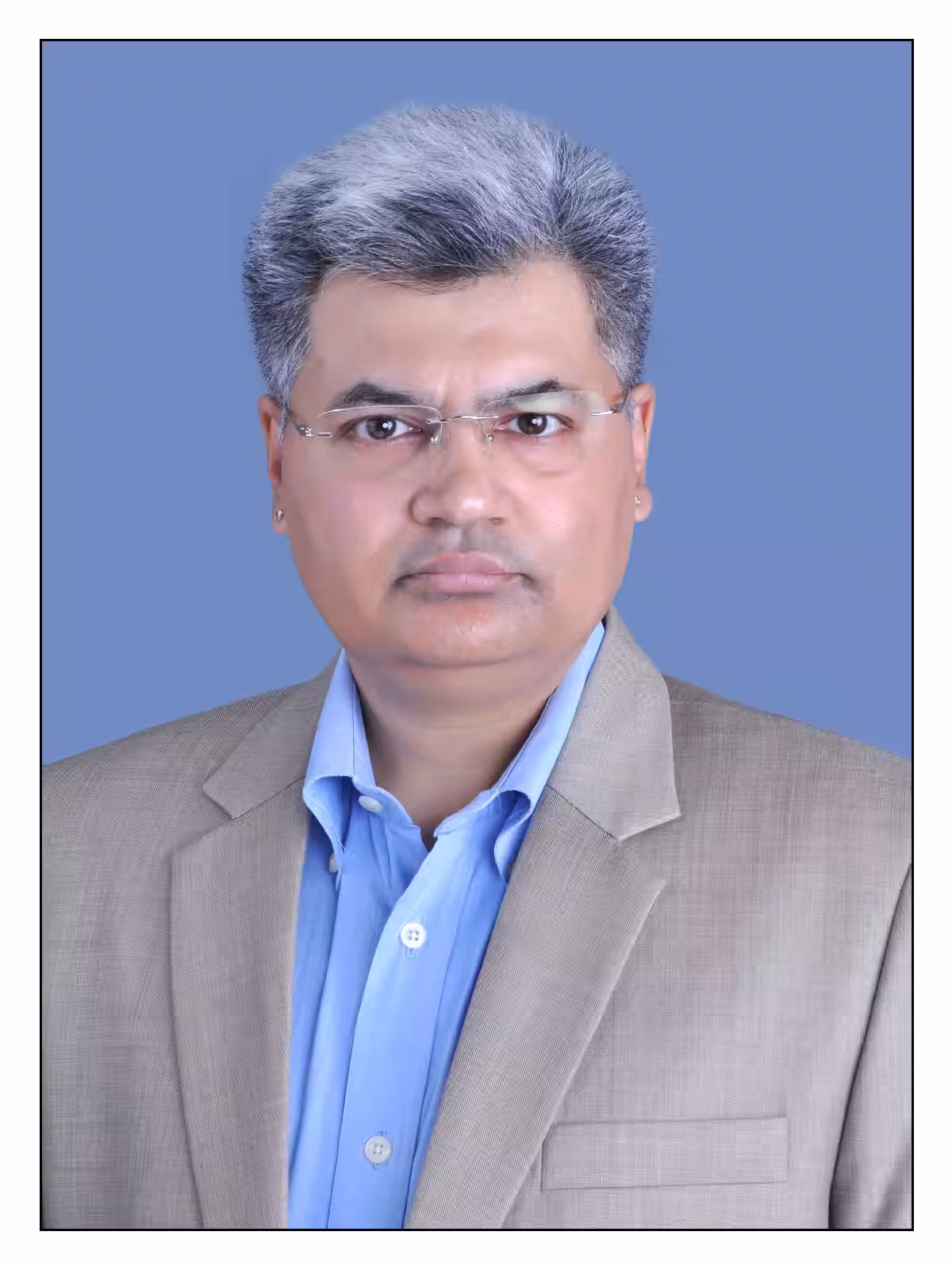 Dr Adarsh Kabra